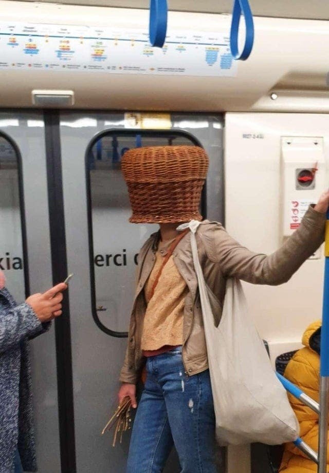 Необычные попутчики в метро (32 фото)