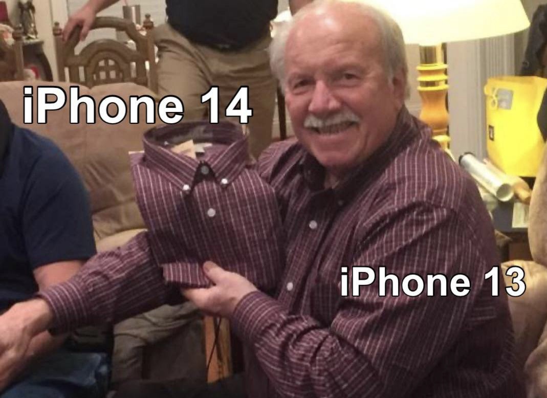 "Опять почку продавать?": мемы про новый iPhone 14 и реакция соцсетей (17 фото)