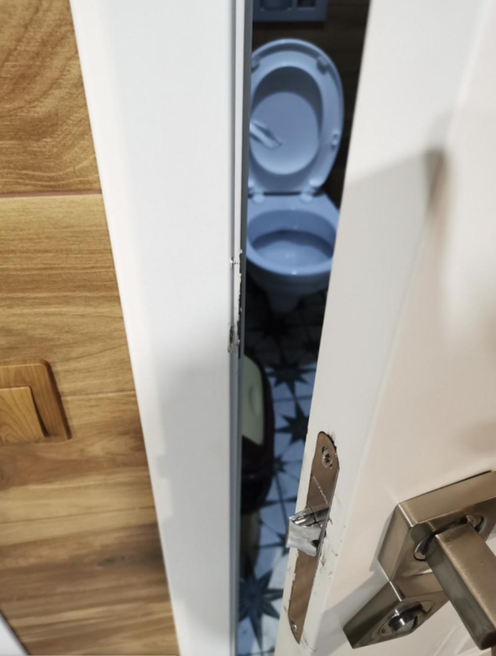 Смотри, я починил: очередные шедевры от рукастых людей (16 фото) Смотри, я починил: очередные шедевры от рукастых людей (16 фото)