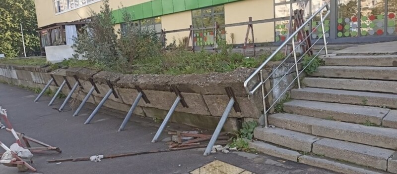 Смотри, я починил: очередные шедевры от рукастых людей (16 фото) Смотри, я починил: очередные шедевры от рукастых людей (16 фото)