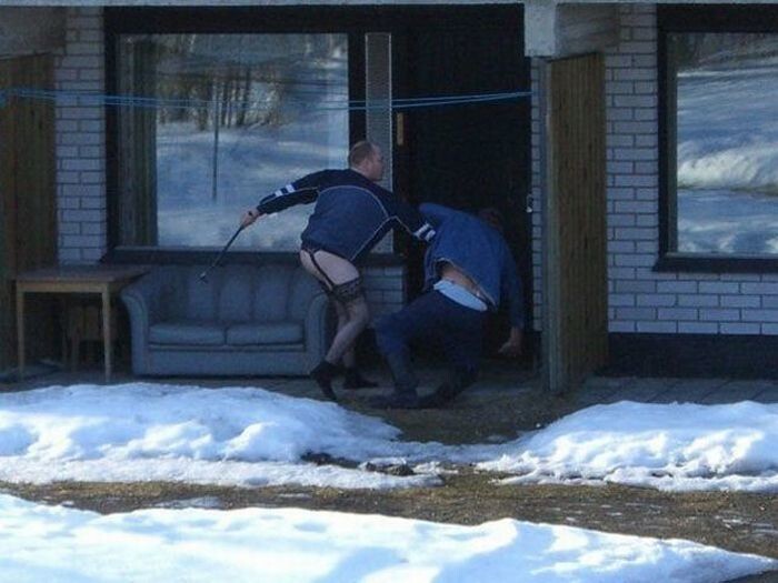 15 безумных изображений, которые заставляют усомниться в адекватности человечества (16 фото) 15 безумных изображений, которые заставляют усомниться в адекватности человечества (16 фото)