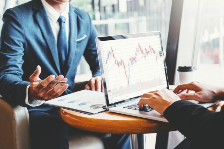 Почему я инвестировал в LuxeLive