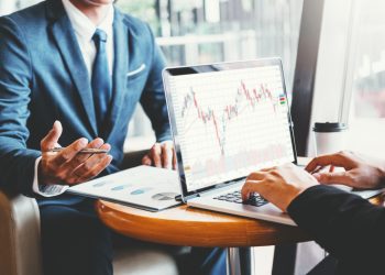 Почему я инвестировал в LuxeLive