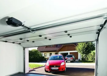 автоматические секционные ворота для гаража